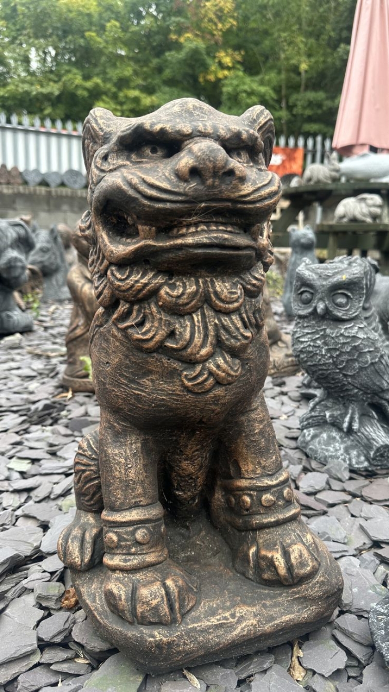 Growling Fu Dog